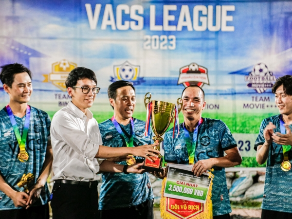 BẾ MẠC GIẢI BÓNG ĐÁ NAM VACS LEAGUE 2023 - CÚP VÀNG GỌI TÊN AI?